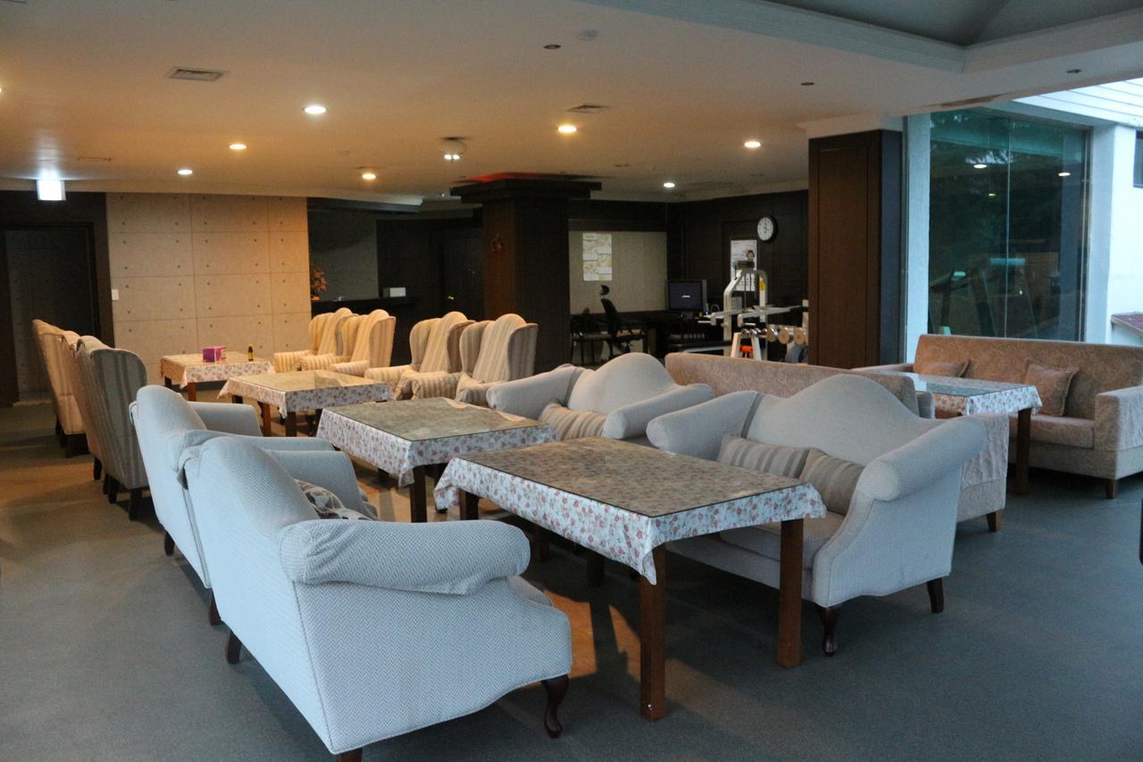 โฮเทล วาเลนไทน์ Hotel คยองจู ภายนอก รูปภาพ