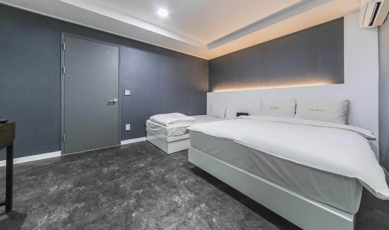 โฮเทล วาเลนไทน์ Hotel คยองจู ภายนอก รูปภาพ