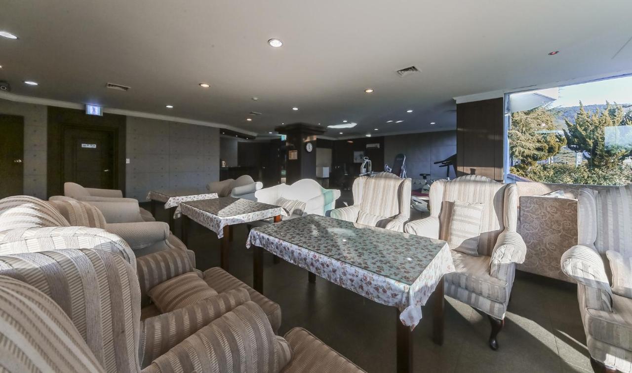 โฮเทล วาเลนไทน์ Hotel คยองจู ภายนอก รูปภาพ